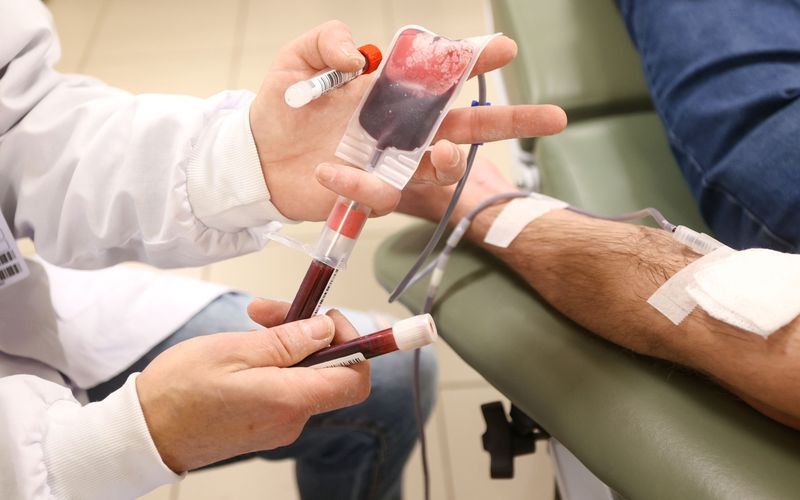 Segundo o Minist&eacute;rio da Sa&uacute;de, uma &uacute;nica doa&ccedil;&atilde;o de sangue pode salvar at&eacute; quatro vidas, refor&ccedil;ando o potencial impacto social da proposta em debate na ALBA/Foto: Gilson Abreu/AEN