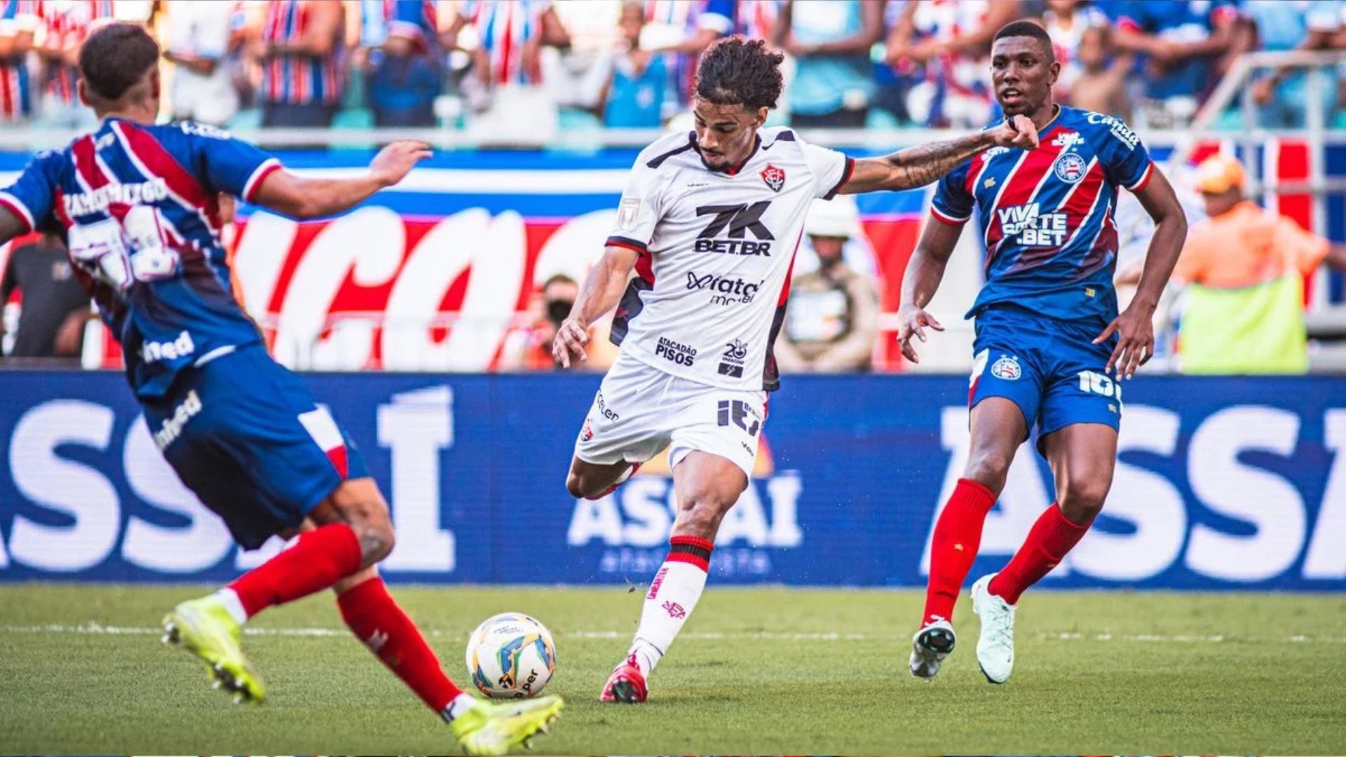 Bahia e Vitória já se encontraram 13 vezes pelo Brasileirão na era dos pontos corridos. Foto: Reprodução | Víctor Ferreira - ECV