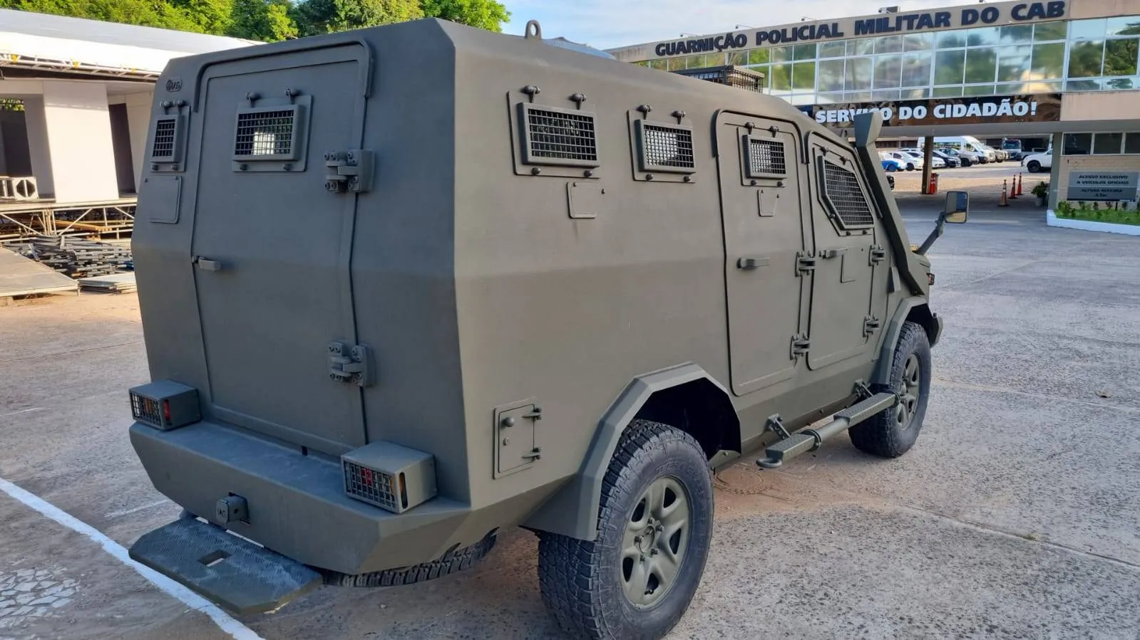 Polícia Militar testará veículo tático blindado em ações contra facções na Bahia