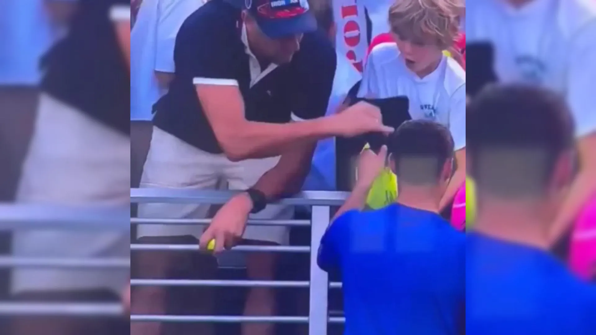 CEO milionário pega boné autografado por tenista que seria entregue a menino