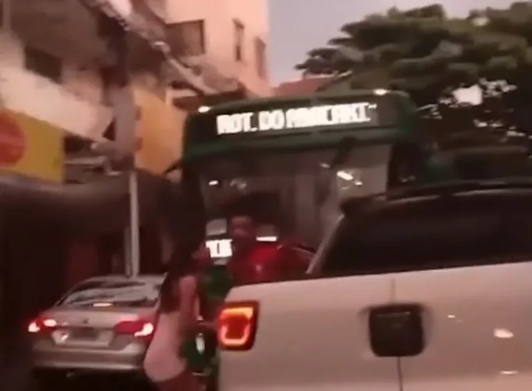 Mulher é baleada durante festa no bairro de São Marcos, em Salvador