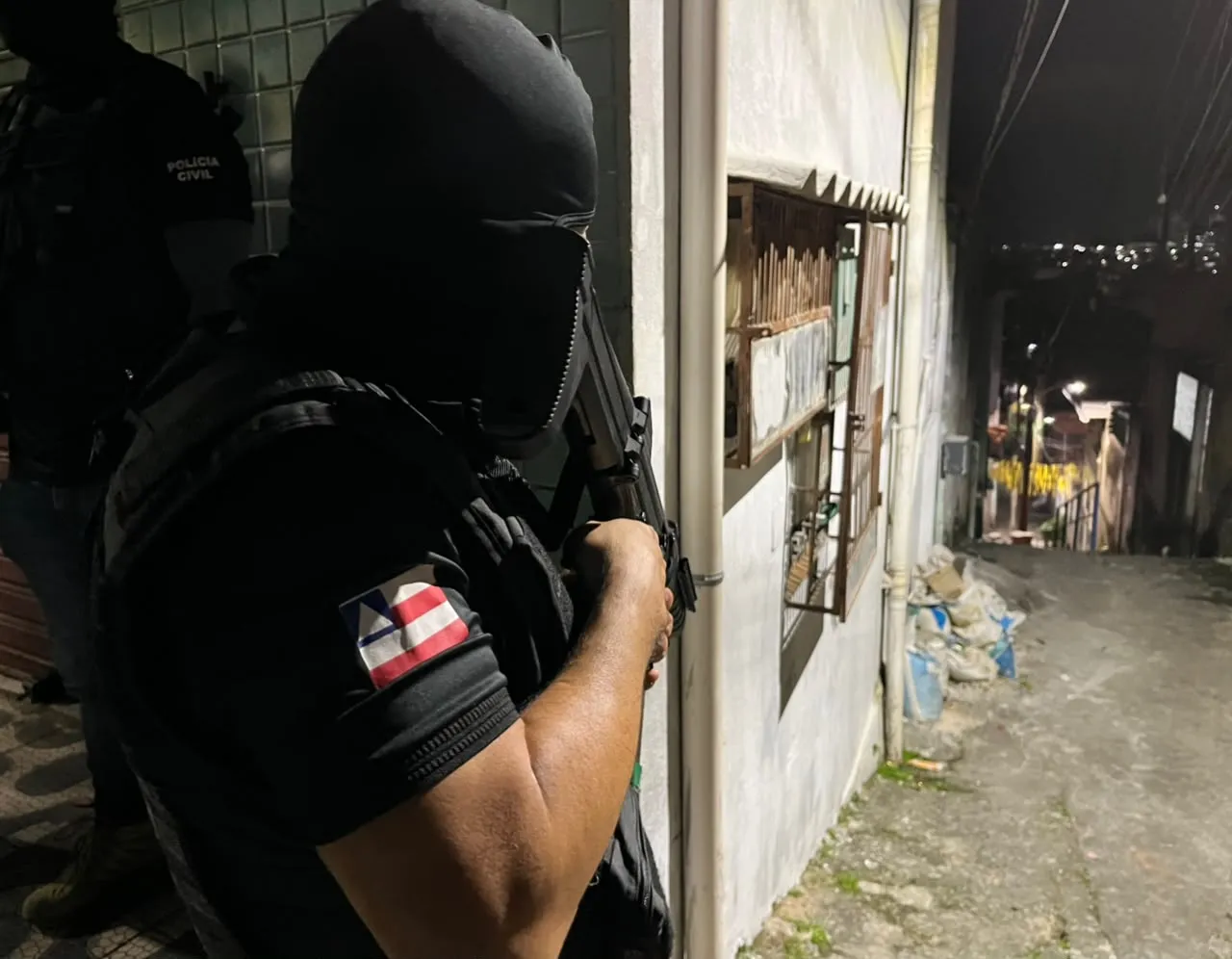 Operação contra lavagem de dinheiro prende oito pessoas em Salvador; veja bairros onde ação ocorreu