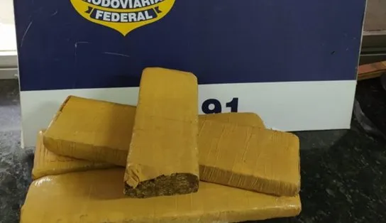 Barreiras: homem é flagrado com drogas durante abordagem a ônibus pela PRF