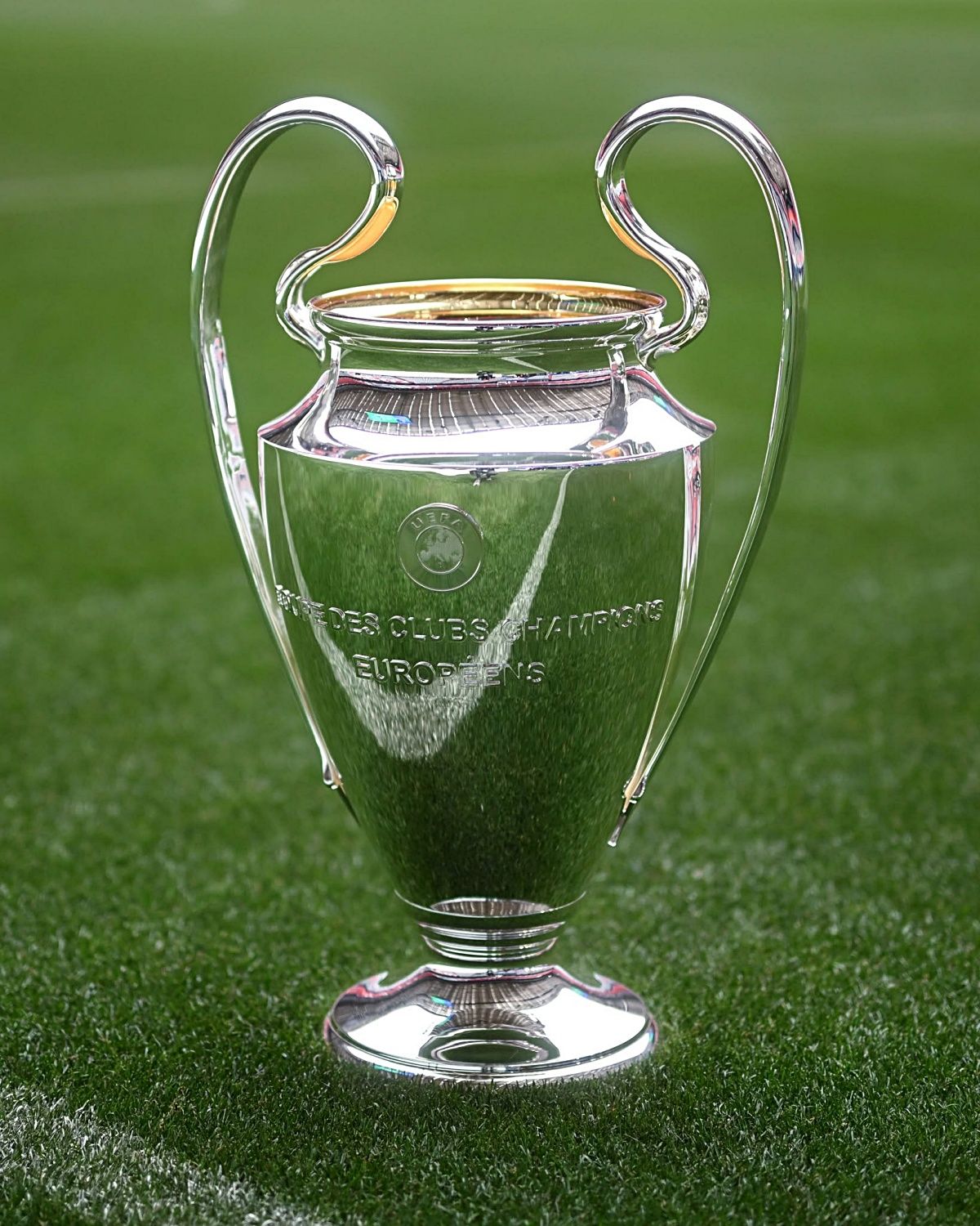 A grande final da Champions League entre PSG x Arsenal vai parar o mundo do futebol neste sábado; veja onde assistir e detalhes do confronto. Foto: Champions