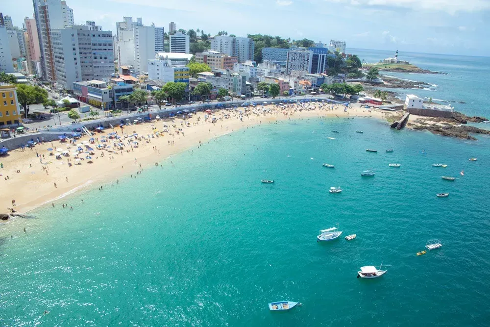 Inema divulga boletim com 24 praias impróprias para banho em Salvador; confira