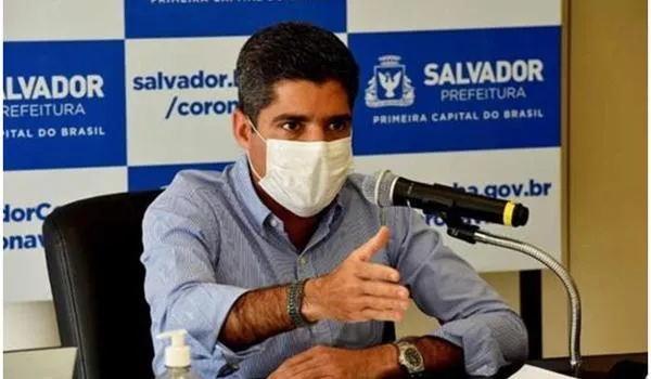 "Mãe Salvador": Neto lança programa que dá gratuidade às grávidas no transporte e oferece enxoval