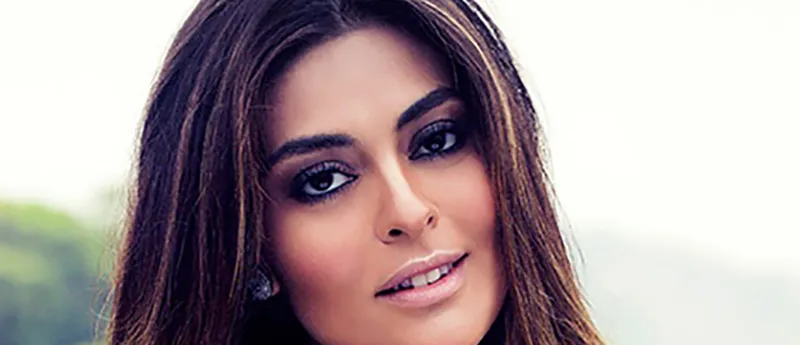 CACHEADA: Juliana Paes muda visual e recebe elogios nas redes sociais