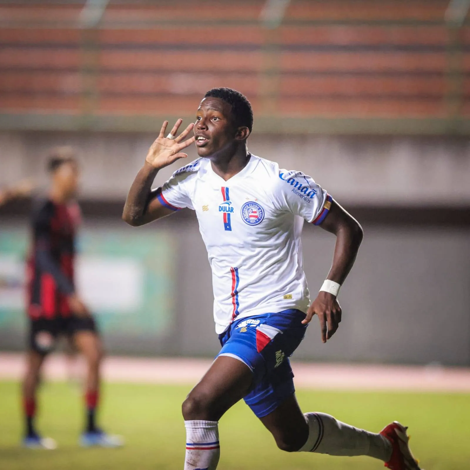 Bahia vence Vitória por 3 a 0 e faz boa vantagem na primeira final do Baianão Sub-20