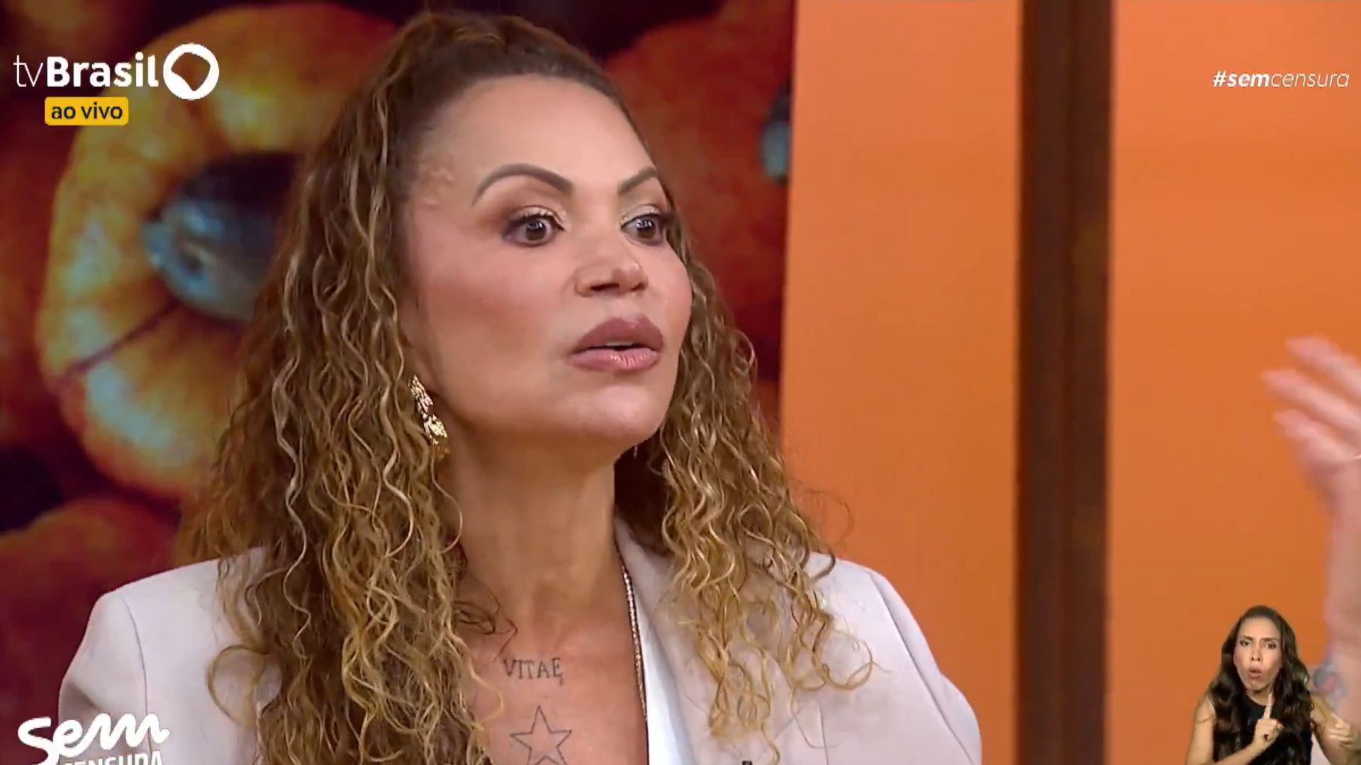 Solange Almeida detalhou sa&iacute;da da banda Avi&otilde;es do Forr&oacute; em entrevista ao programa Sem Censura