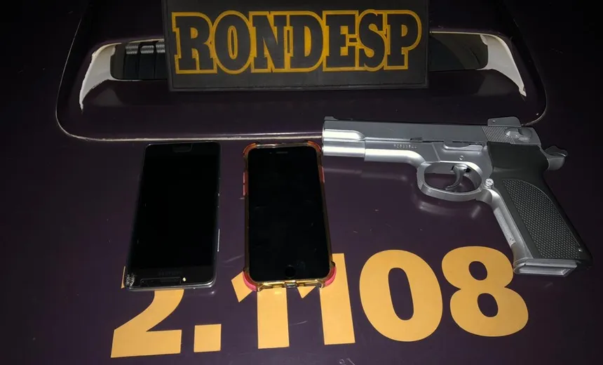 Polícia prende trio suspeito de roubar veículos de motoristas de aplicativos, em Salvador 