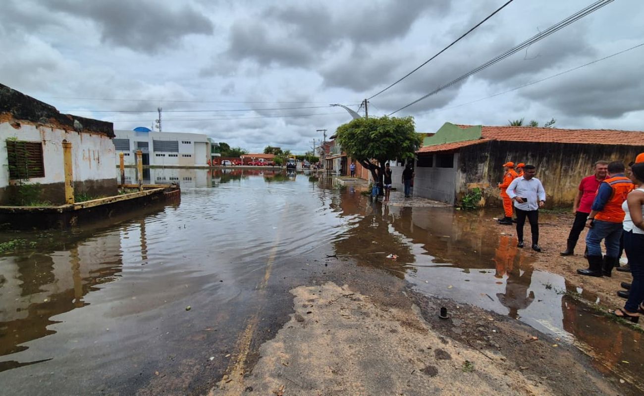 Bahia reforça ações emergenciais em cidades atingidas pela chuva