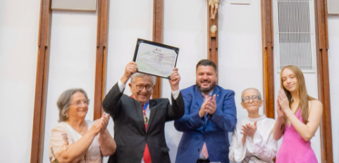 Comenda 2 de Julho: Luiz Caetano recebe maior honraria da Assembleia Legislativa da Bahia.| Foto: Redes Sociais