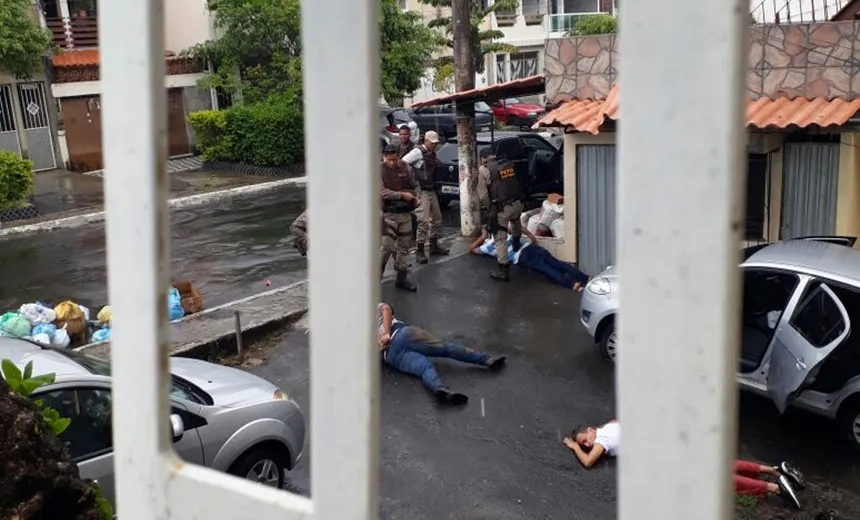 TERROR NO CABULA: Um morre e dois são presos durante perseguição e confronto com a PM