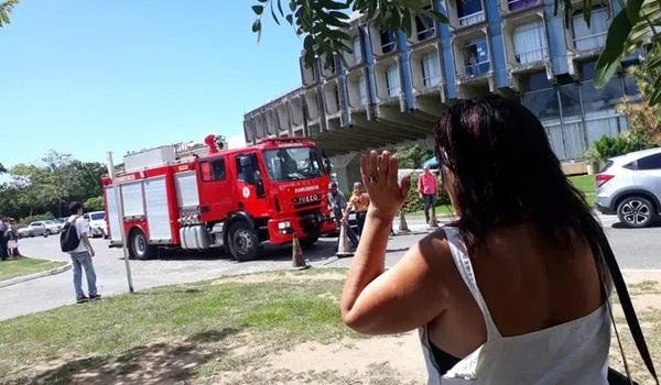 Prédio da Secretaria da Administração no CAB é evacuado após princípio de incêndio; assista 