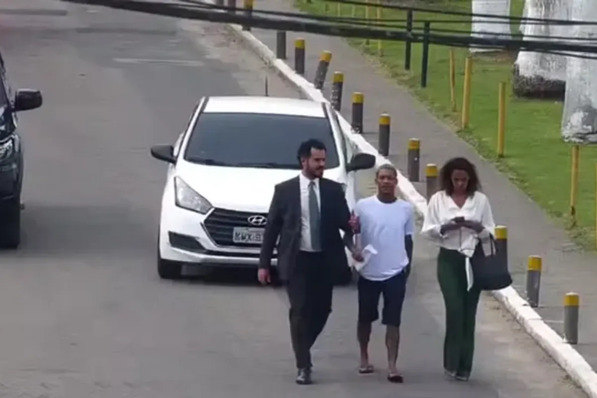 MC Poze do Rodo deixa pres&iacute;dio e &eacute; recebido por multid&atilde;o de f&atilde;s.Foto: redes sociais