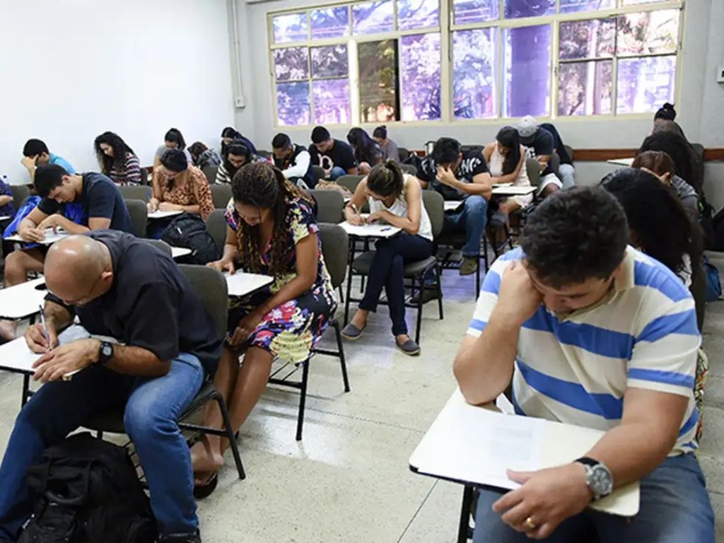O cartão de confirmação do Encceja contém informações importantes para quem vai realizar as provas neste domingo (3). Foto: Divulgação/MEC