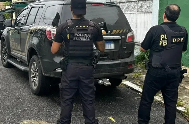 Mãe é presa suspeita de filmar abuso das filhas para a dark web