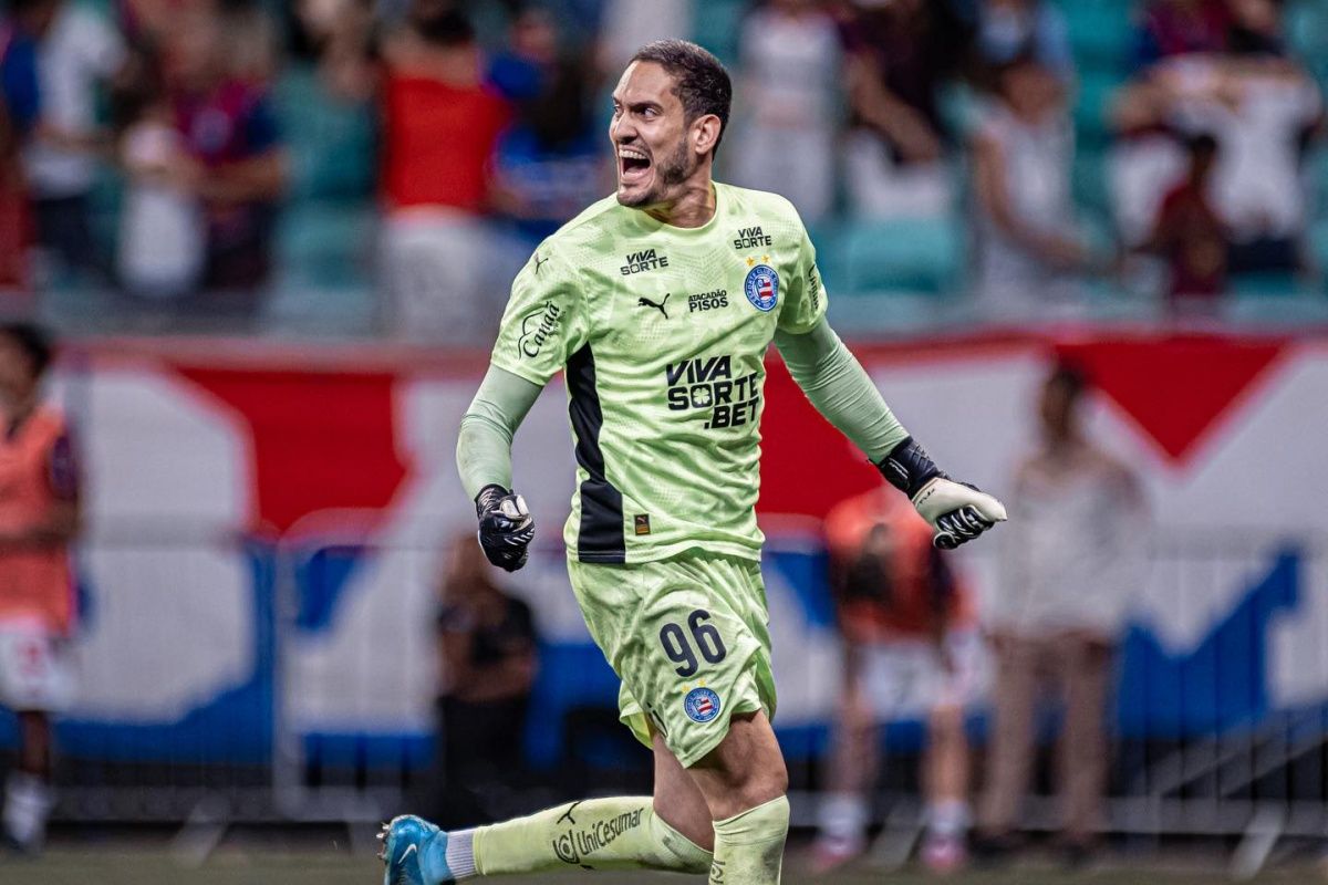 O Bahia anunciou a contrata&ccedil;&atilde;o definitiva do goleiro Ronaldo junto ao Atl&eacute;tico-GO at&eacute; 2029. Foto: EC Bahia