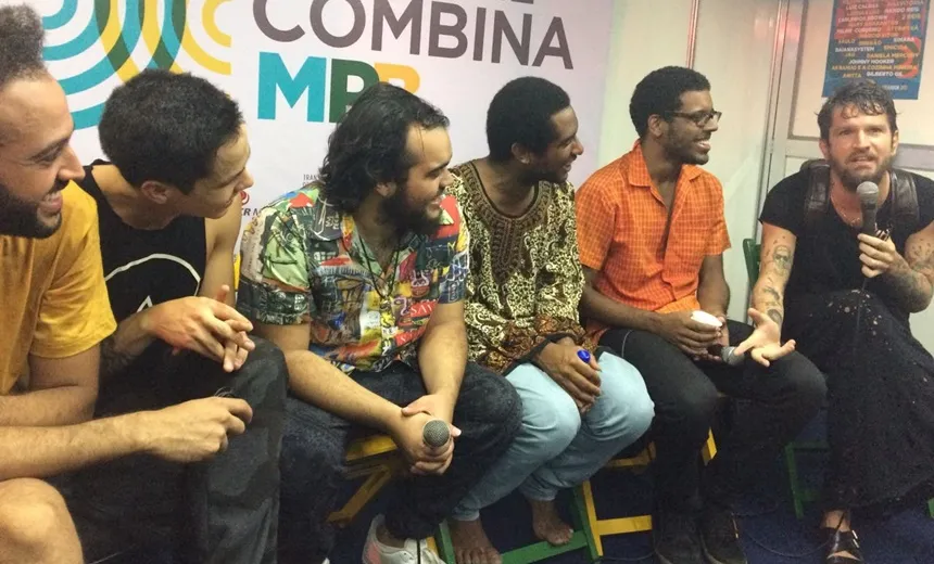 FESTIVAL COMBINA: Saulo toca com banda de Francisco Gil e faz convite para o Carnaval