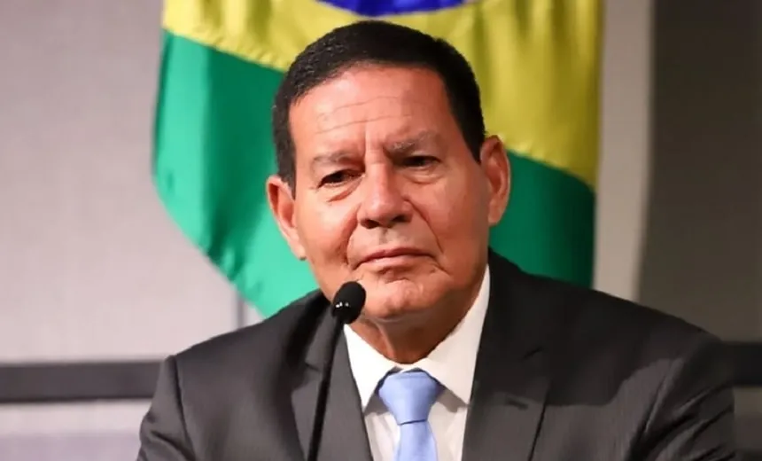 Mourão não vê ?nada de mais? em conversas entre Moro e procuradores