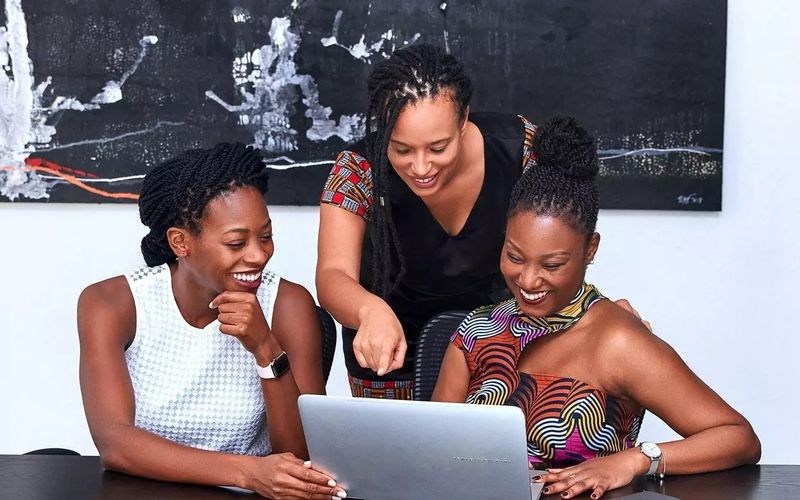 Segundo o Sebrae, mais de dez milhões de mulheres são donas do próprio negócio, um crescimento de 35% entre 2012 e 2023/Foto: Reprodução