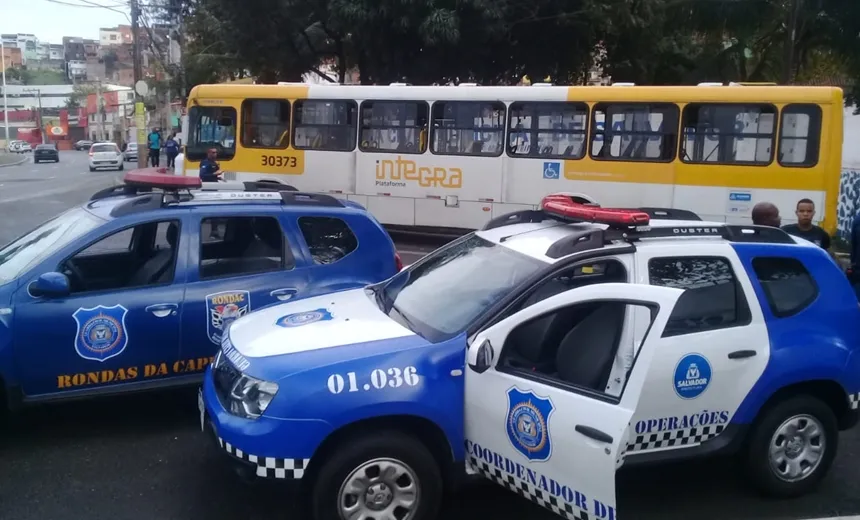 Irmãos que roubavam ônibus são presos após agredirem cobrador e passageiros