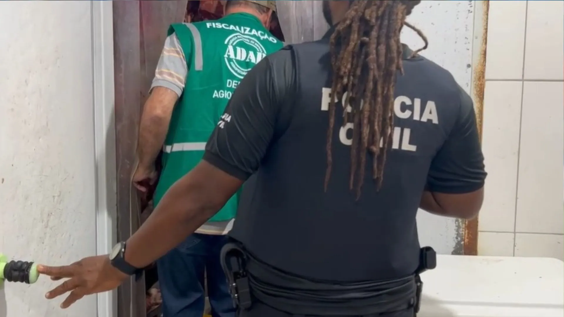 PC cumpre mandados em Salvador contra criminosos que furtam e abatem gados