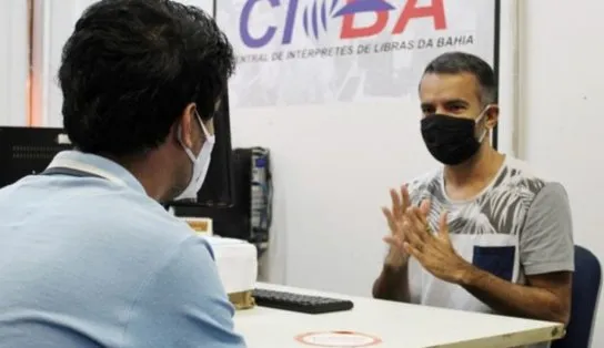 Quer aprender a se comunicar com surdos? Curso gratuito em Salvador traz o que você precisa saber
