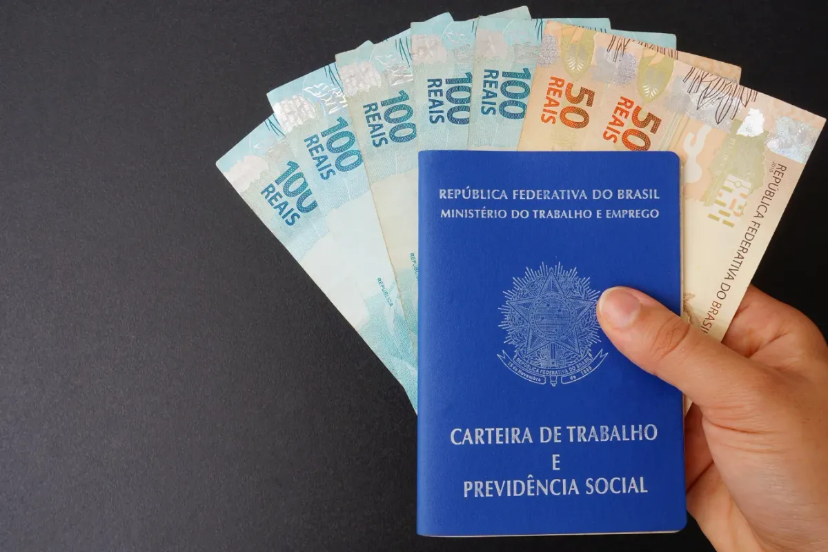 Valor previsto para o sal&aacute;rio m&iacute;nimo representa um acr&eacute;scimo de R$ 24 em rela&ccedil;&atilde;o &agrave; estimativa feita em abril. Foto: Ilustra&ccedil;&atilde;o | iStock