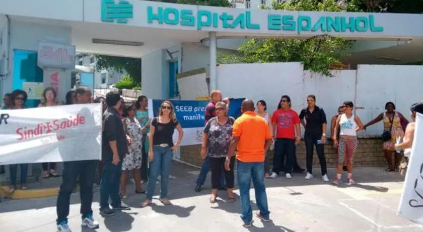PROTESTO: Ex-funcionários do Hospital Espanhol protestam e querem ‘celeridade’ na venda da unidade médica