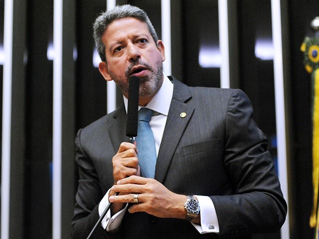 Arthur Lira diz que a proposta de isenção do imposto de renda trata de relevante alteração no sistema tributário brasileiro. Foto: Câmara dos Deputados
