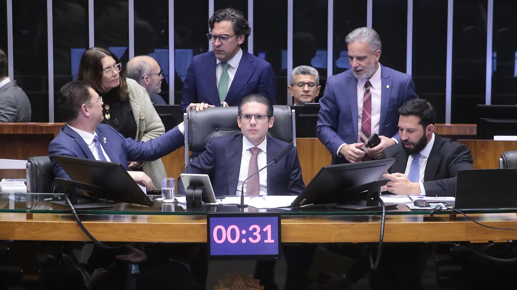 Veja votos dos parlamentares baianos na queda do decreto do IOF