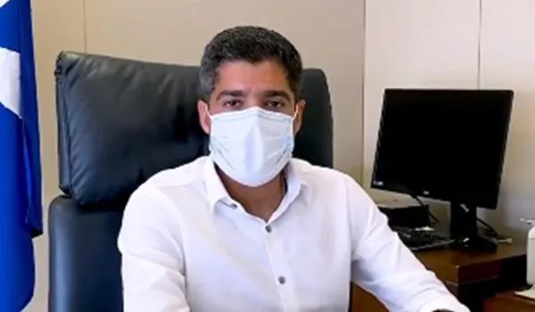 ACM Neto anuncia apoio da Guarda Civil e distribuição cadeiras e máscaras para organizar filas da Caixa; vídeo