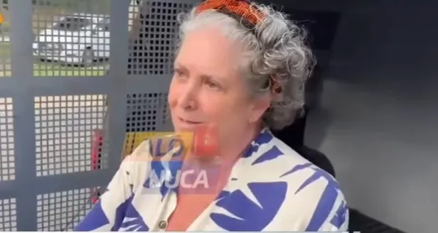 Justiça mantém prisão de idosa por injúria racial contra PM em Salvador