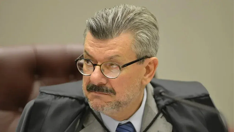 STJ decide, por unanimidade, afastar ministro acusado de assédio sexual