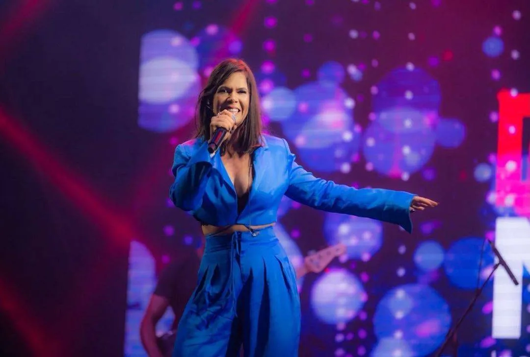 Géssica Moraes faz show gratuito em Salvador e comanda São João em sua terra natal