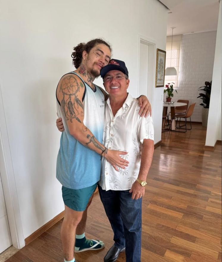 Hidelbrando, pai do humorista, homenageou o filho no Instagram. Foto: Reprodução| Redes Sociais (@hidelbrandobatista)