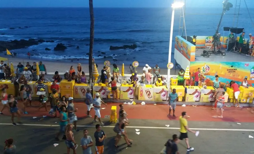 DESCENDO QUADRADO: Após dois anos, ambulantes ainda reclamam de “cerveja oficial”