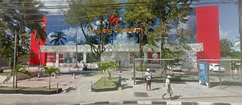 ATAQUE NA MADRUGADA: Bandidos arrombam e saqueiam loja em shopping de Cajazeiras