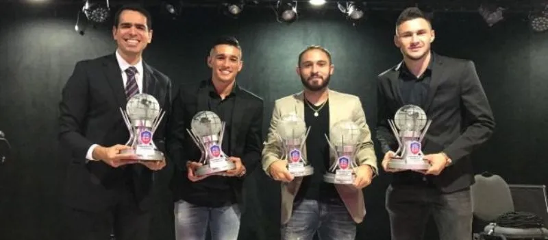 “QUEM ENTENDE?”: Mesmo com Vitória como campeão, Bahia leva prêmio de craque do Baiano