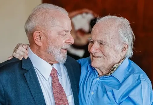 Lula lamenta morte de Mino Carta: 'Referência do jornalismo brasileiro'