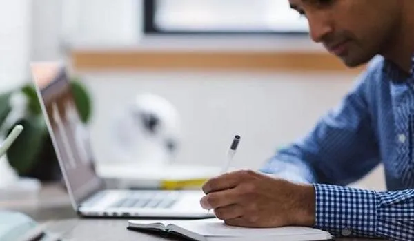 "Universidade do Povo" oferece graduação completa, internacional e sem anuidade