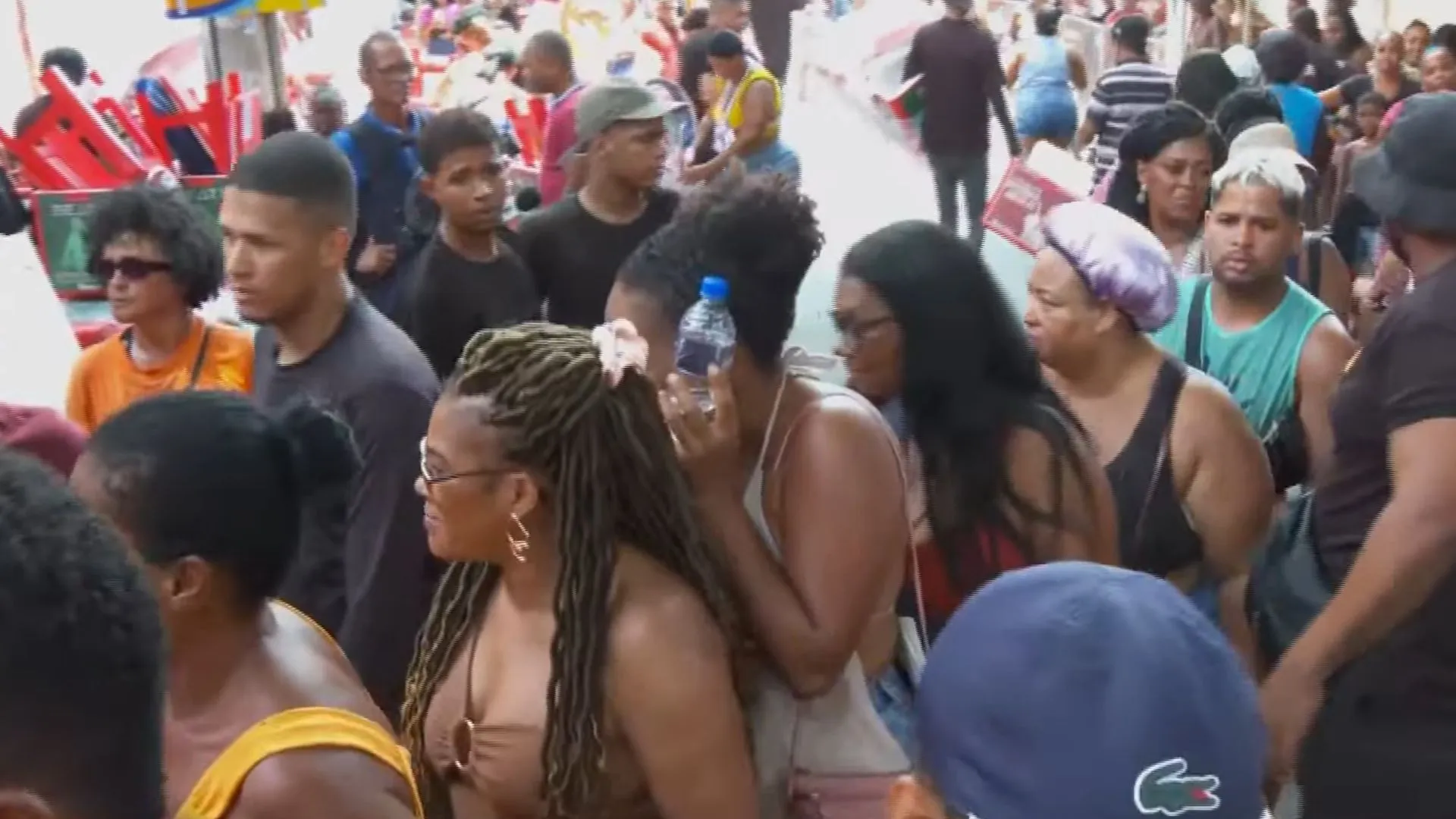 Ambulantes criticam distribuição de kits para o Carnaval de Salvador