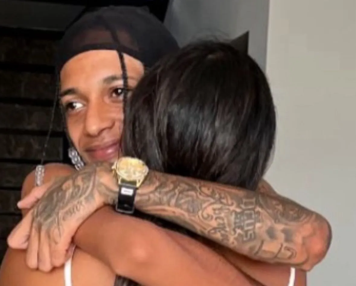 Mãe de Oruam desabafa após rapper virar réu: 'Tentando criminalizar meu filho'