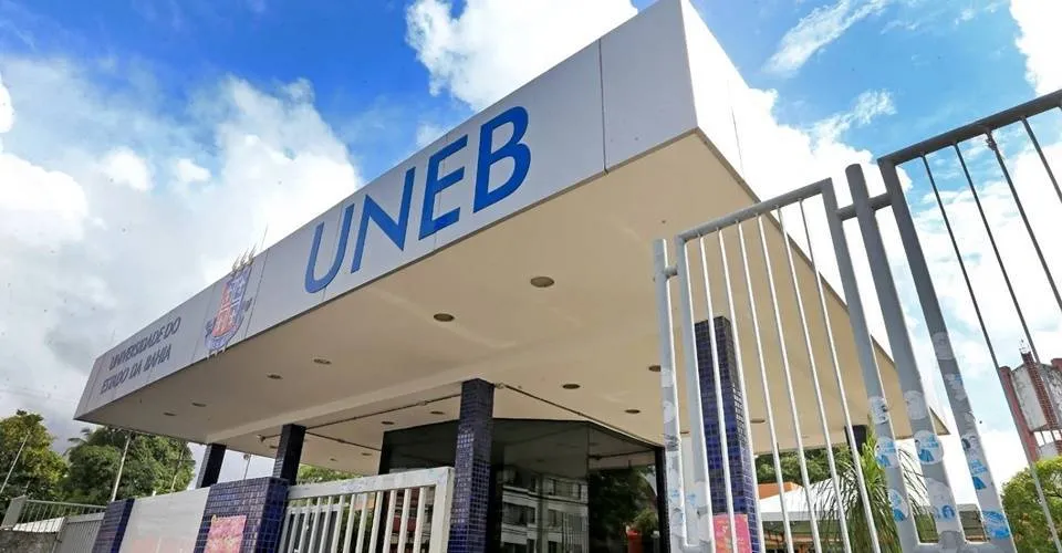UNEB suspende aulas por três dias após homem ser alvejado em frente à instituição