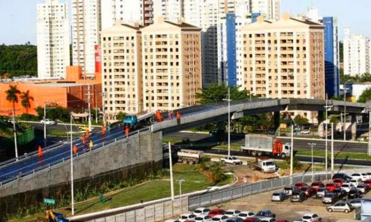 Jovem é empurrado de viaduto no Imbuí. Foto: Reprodução | Secom PMS