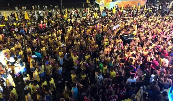 AO VIVO! Acompanhe o Carnaval de Salvador direto da Barra; Léo Santana, Kannário e mais! 