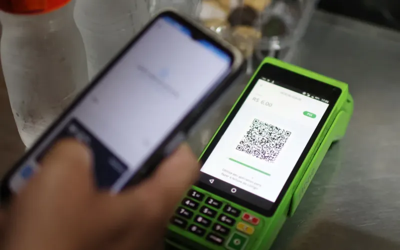 PIX por aproxima&ccedil;&atilde;o permite concluir pagamentos em poucos segundos, sem digitar senhas em compras de menor valor, dependendo das regras do banco/Foto: Reprodu&ccedil;&atilde;o