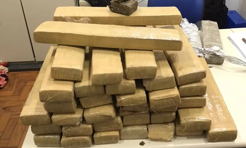 APREENSÃO: Quase 50 quilos de maconha são localizados em imóvel na Barra