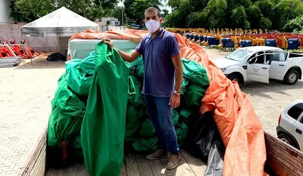 Feirantes de Ilhéus recebem barracas, máscaras e álcool a 70% neste domingo
